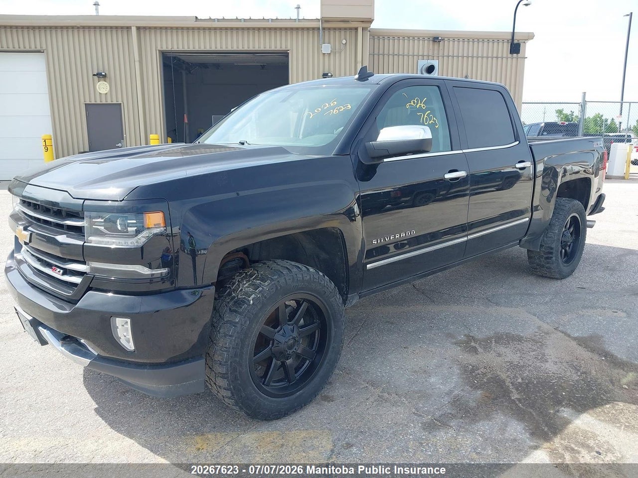 2017 CHEVROLET SILVERADO 1500 LTZ CREW CAB thumbnail 3