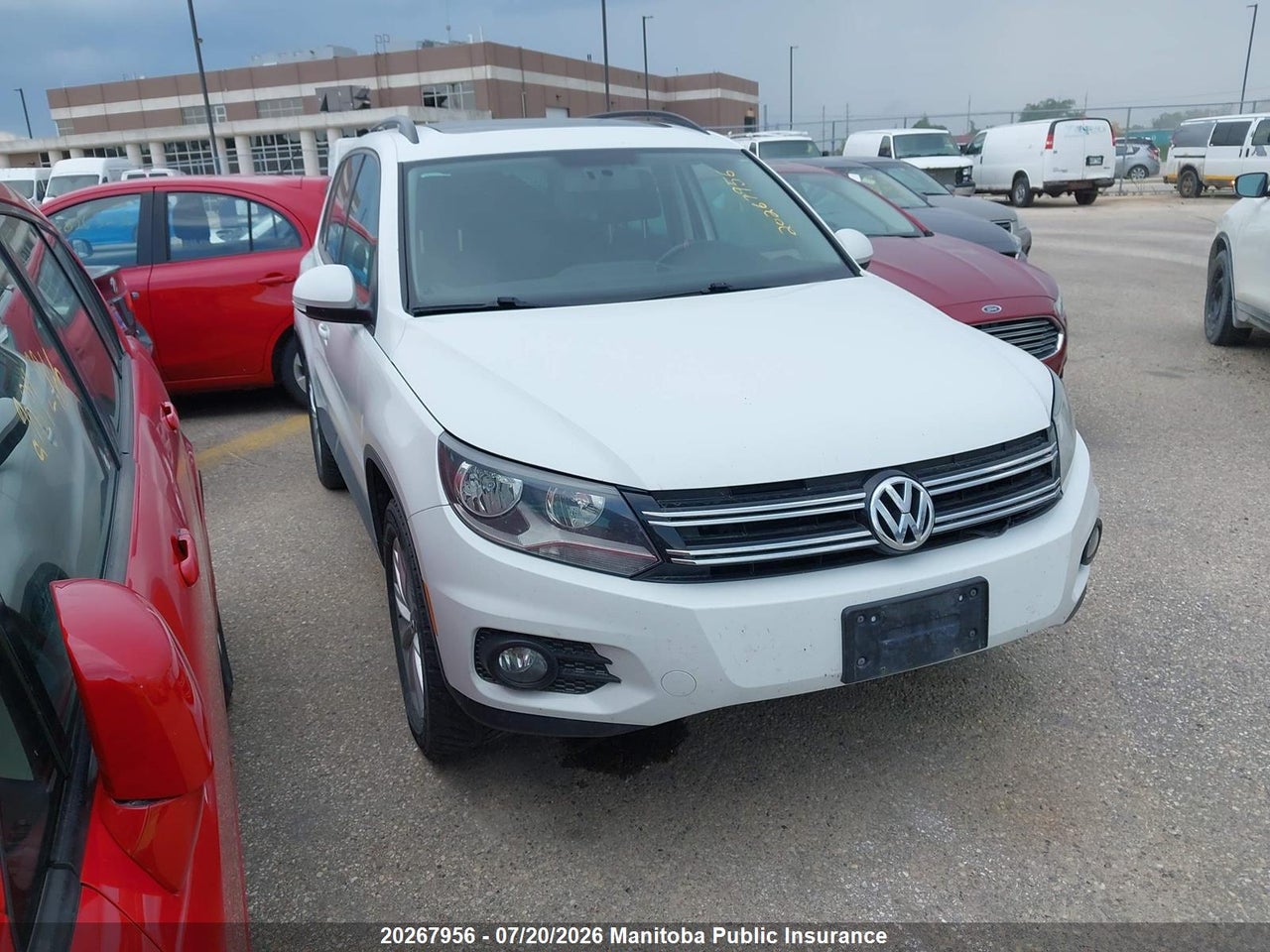 2015 VOLKSWAGEN TIGUAN 2.0 TSI thumbnail 2