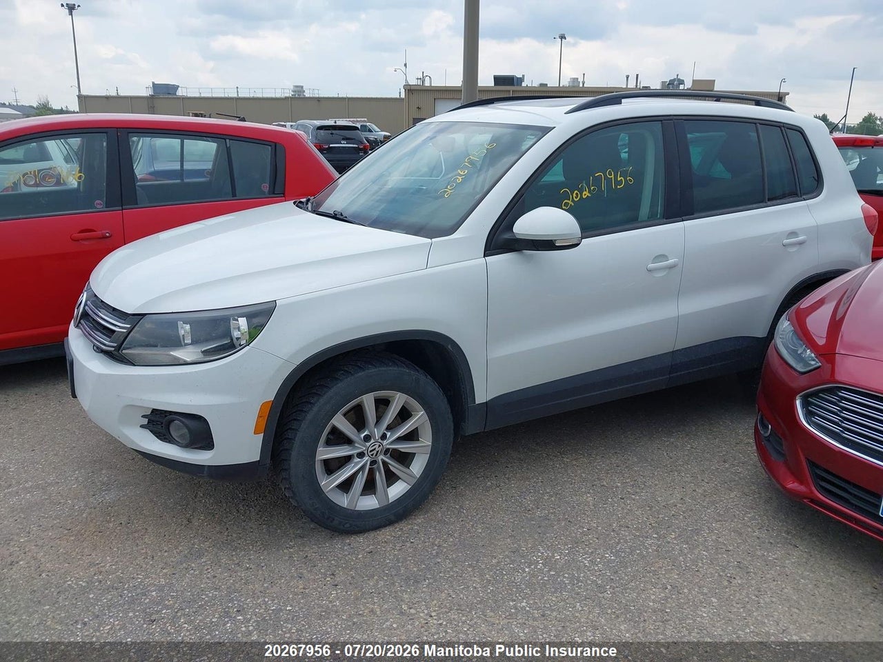 2015 VOLKSWAGEN TIGUAN 2.0 TSI thumbnail 3