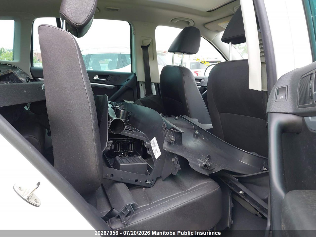2015 VOLKSWAGEN TIGUAN 2.0 TSI thumbnail 9