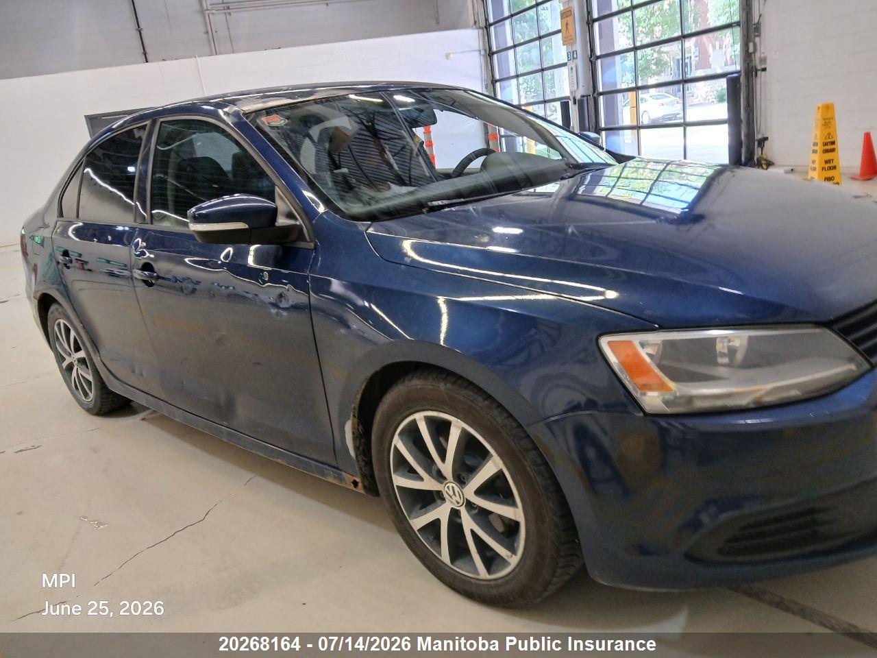 2011 VOLKSWAGEN JETTA 2.0 thumbnail 2