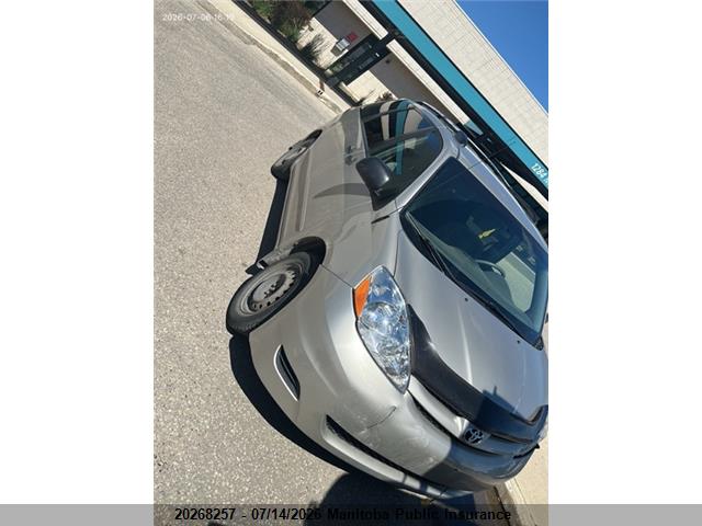 2009 TOYOTA SIENNA CE V6  thumbnail 2