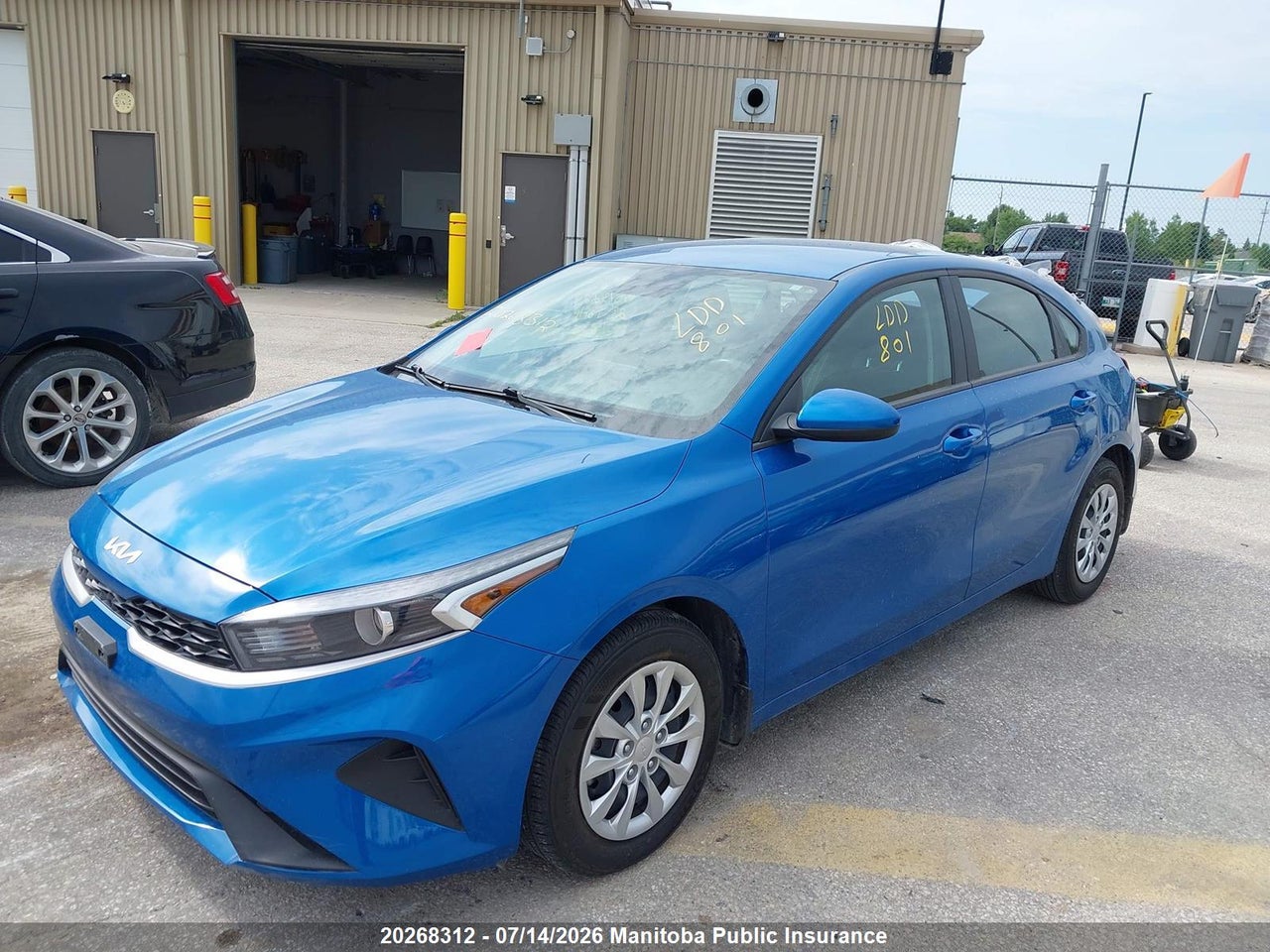 2023 KIA FORTE LX thumbnail 3