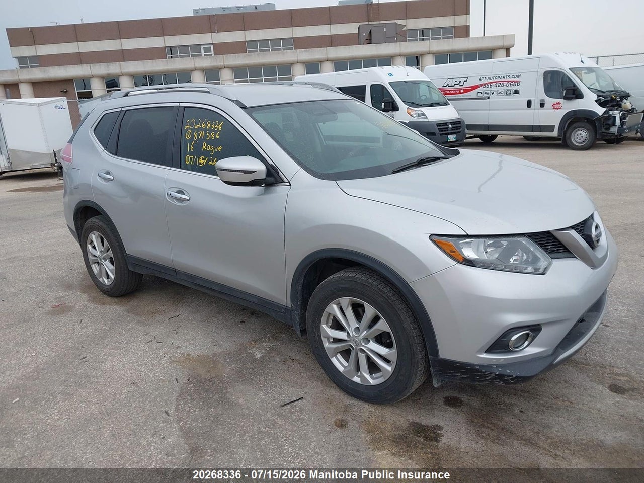 2016 NISSAN ROGUE SV thumbnail 2
