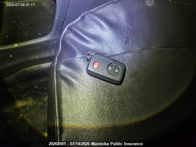 2014 TOYOTA PRIUS V thumbnail 6