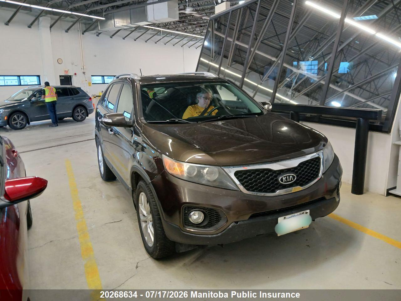 2011 KIA SORENTO EX thumbnail 2