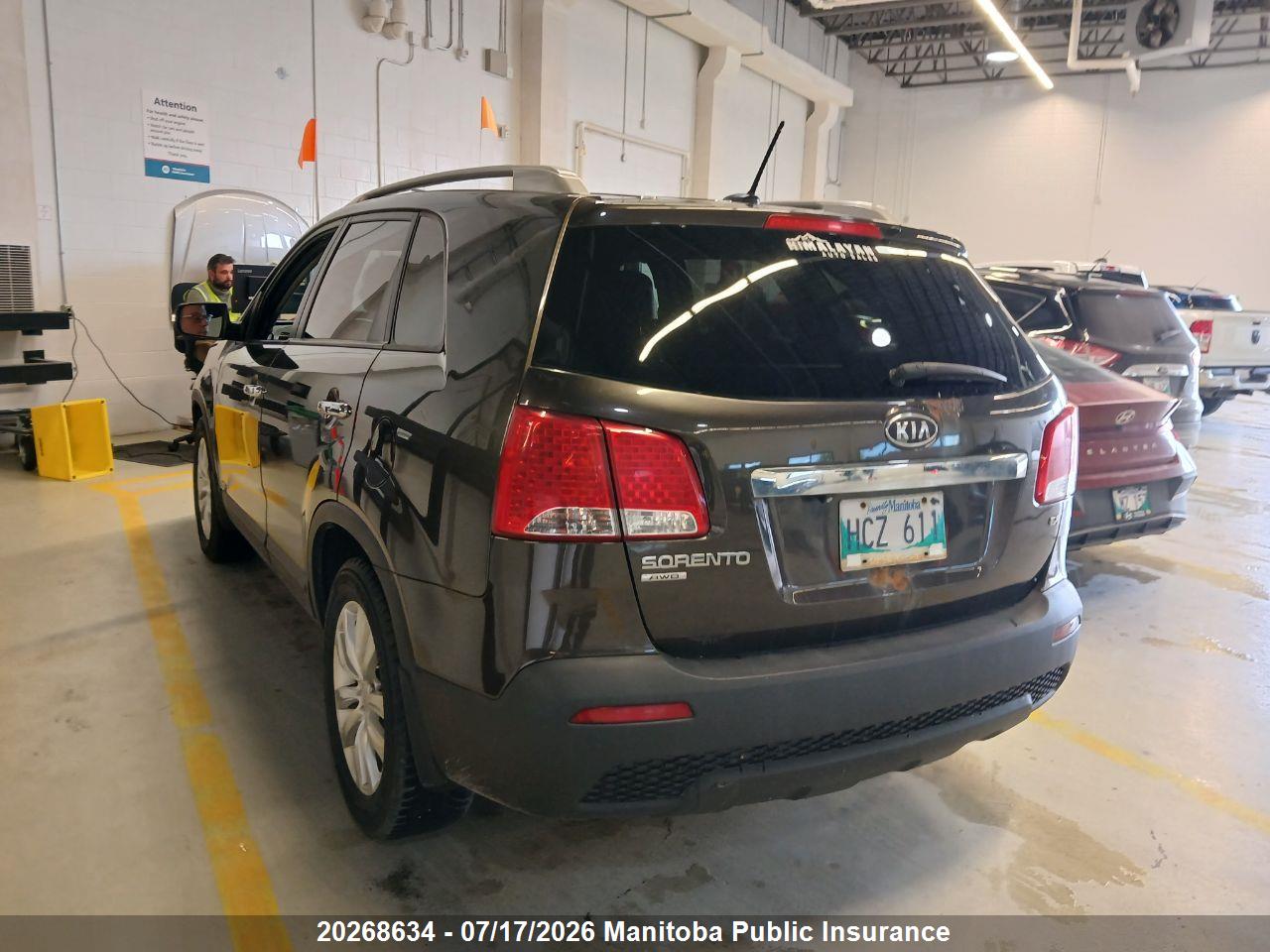 2011 KIA SORENTO EX thumbnail 10