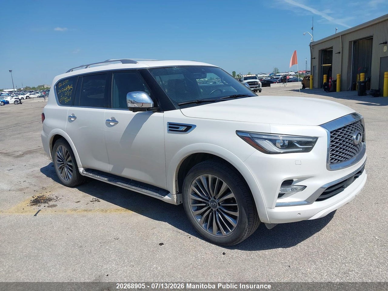 2021 INFINITI QX80 LUXE/PREMIUM SELECT thumbnail 2