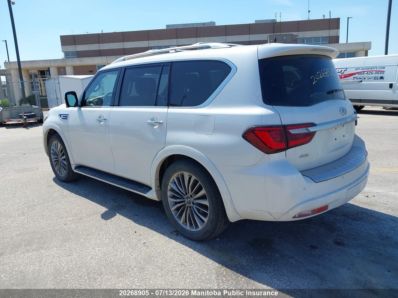 2021 INFINITI QX80 LUXE/PREMIUM SELECT thumbnail 4