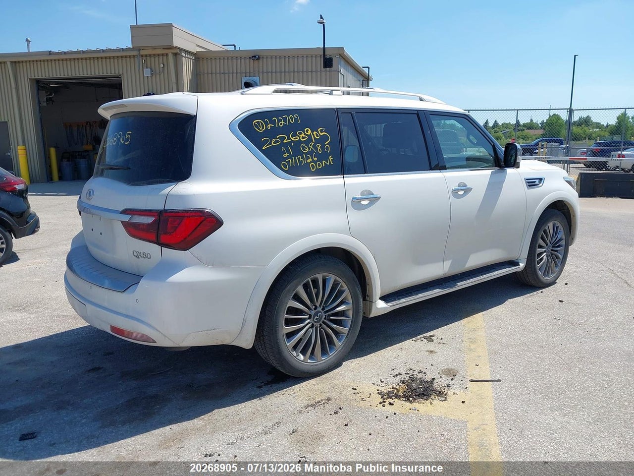 2021 INFINITI QX80 LUXE/PREMIUM SELECT thumbnail 5