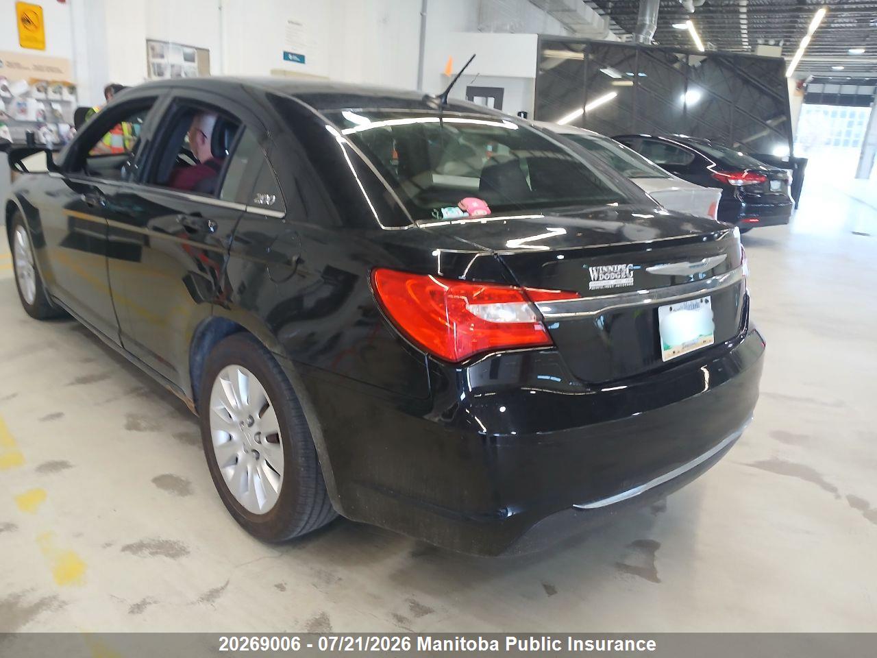 2013 CHRYSLER 200 LX thumbnail 4