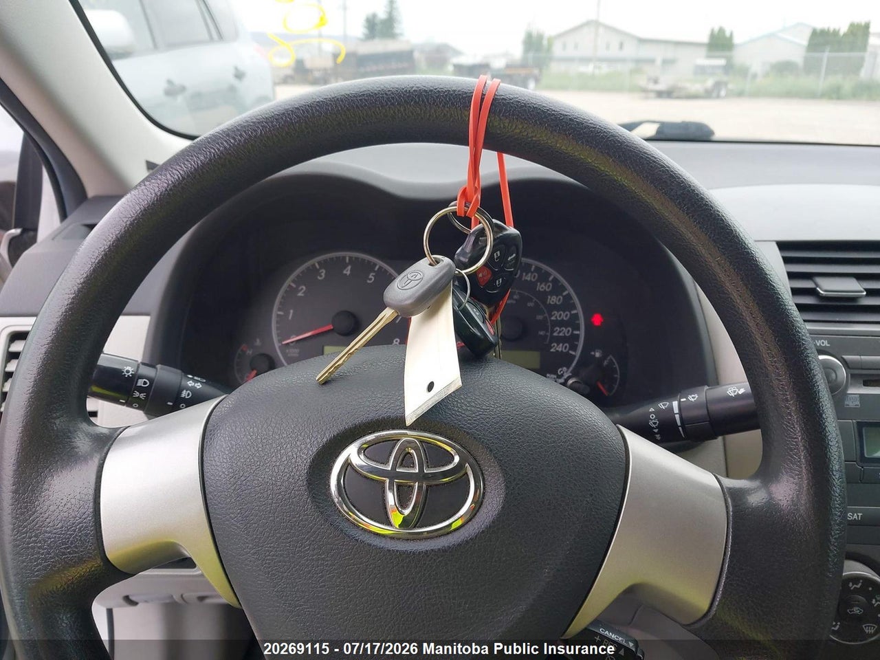 2011 TOYOTA COROLLA LE thumbnail 8