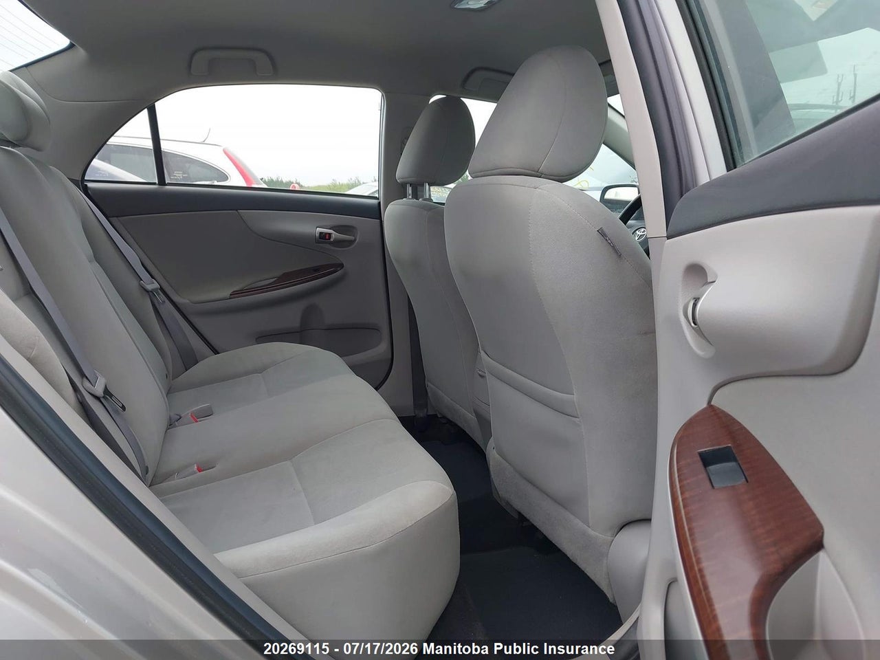 2011 TOYOTA COROLLA LE thumbnail 9