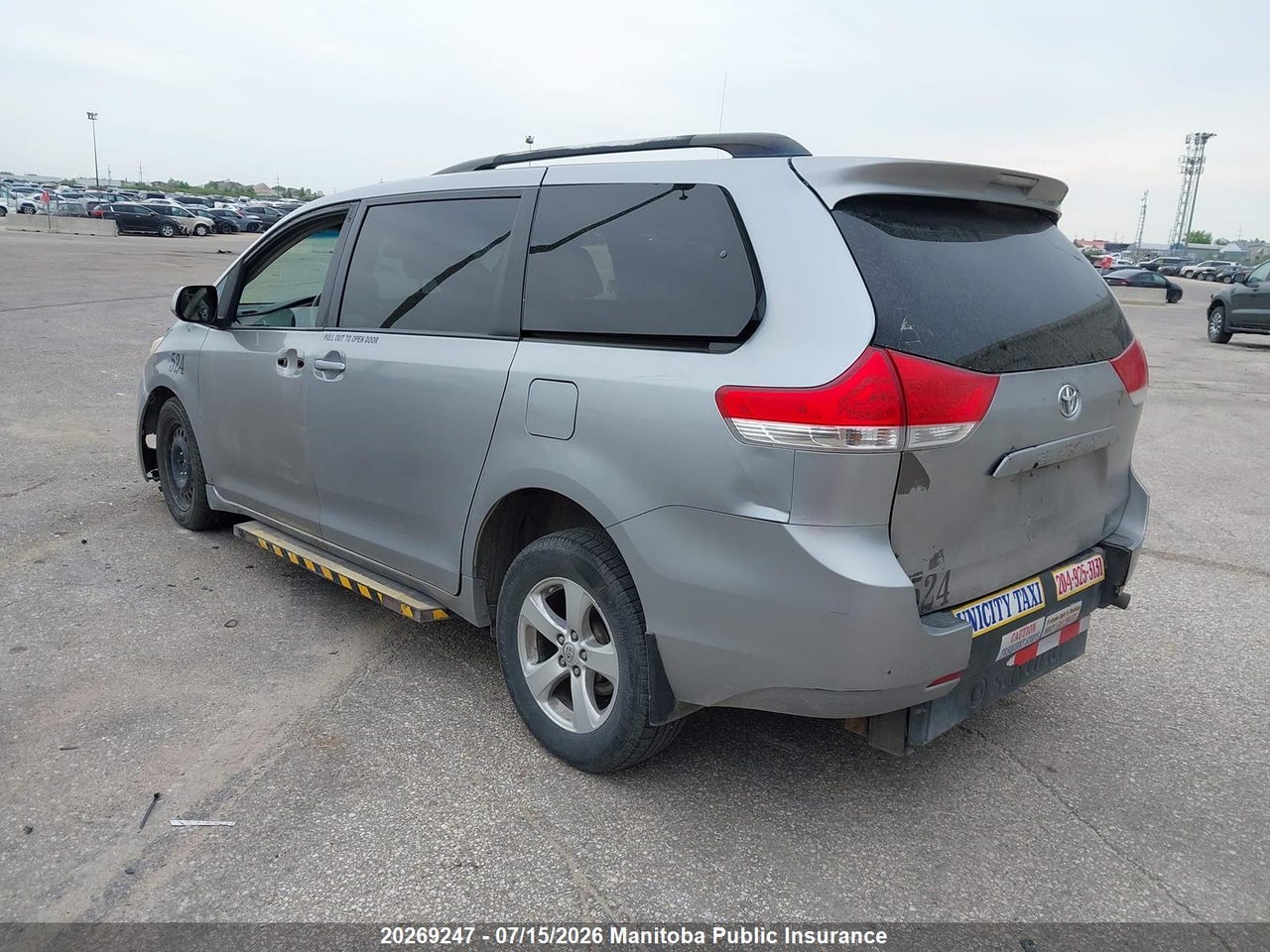 2013 TOYOTA SIENNA LE V6 thumbnail 4