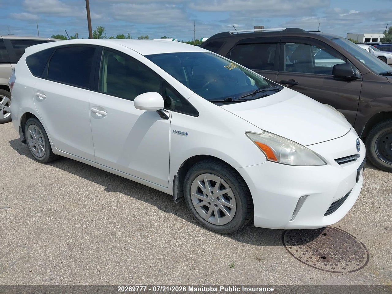 2013 TOYOTA PRIUS V thumbnail 2