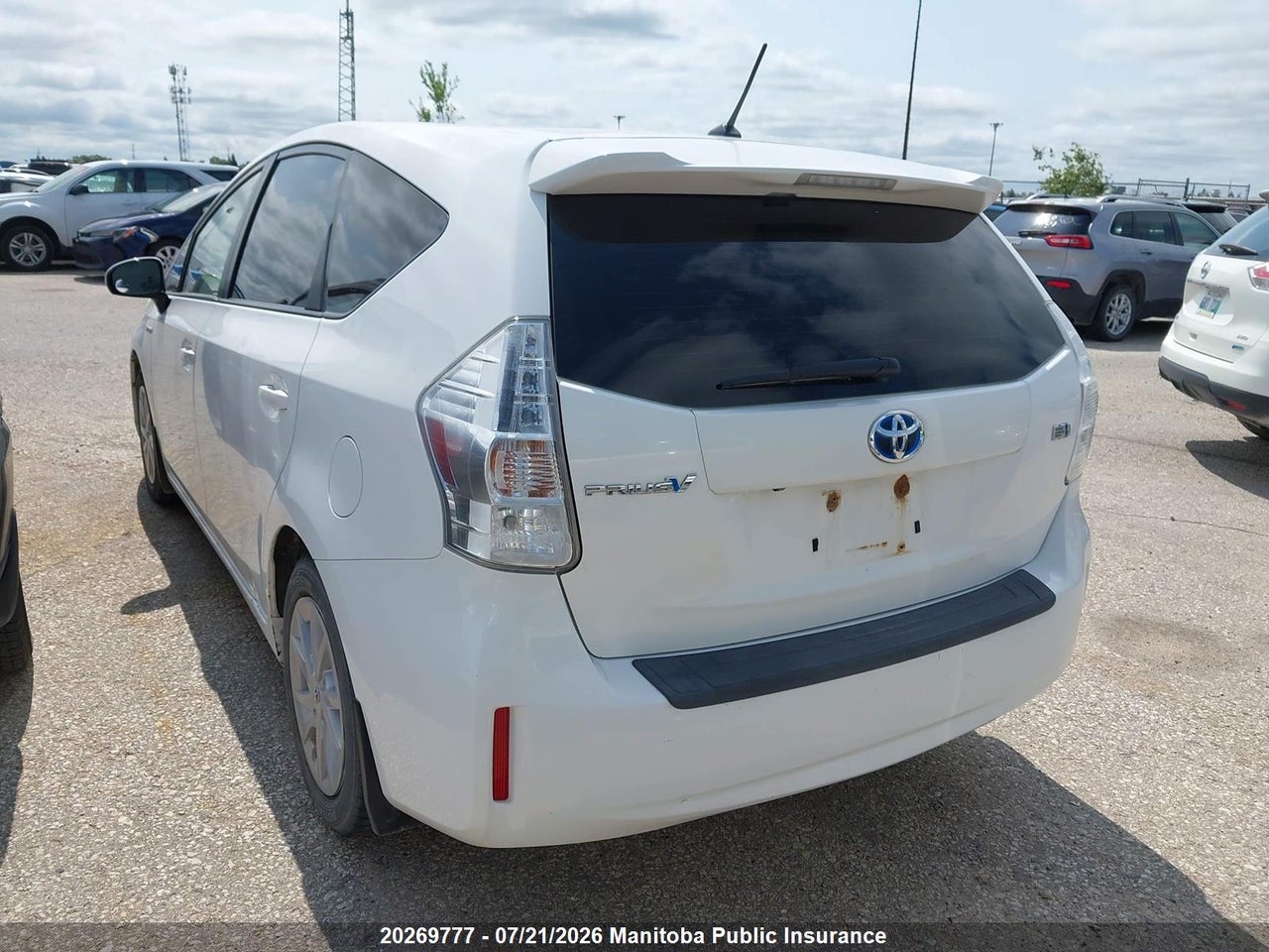2013 TOYOTA PRIUS V thumbnail 4