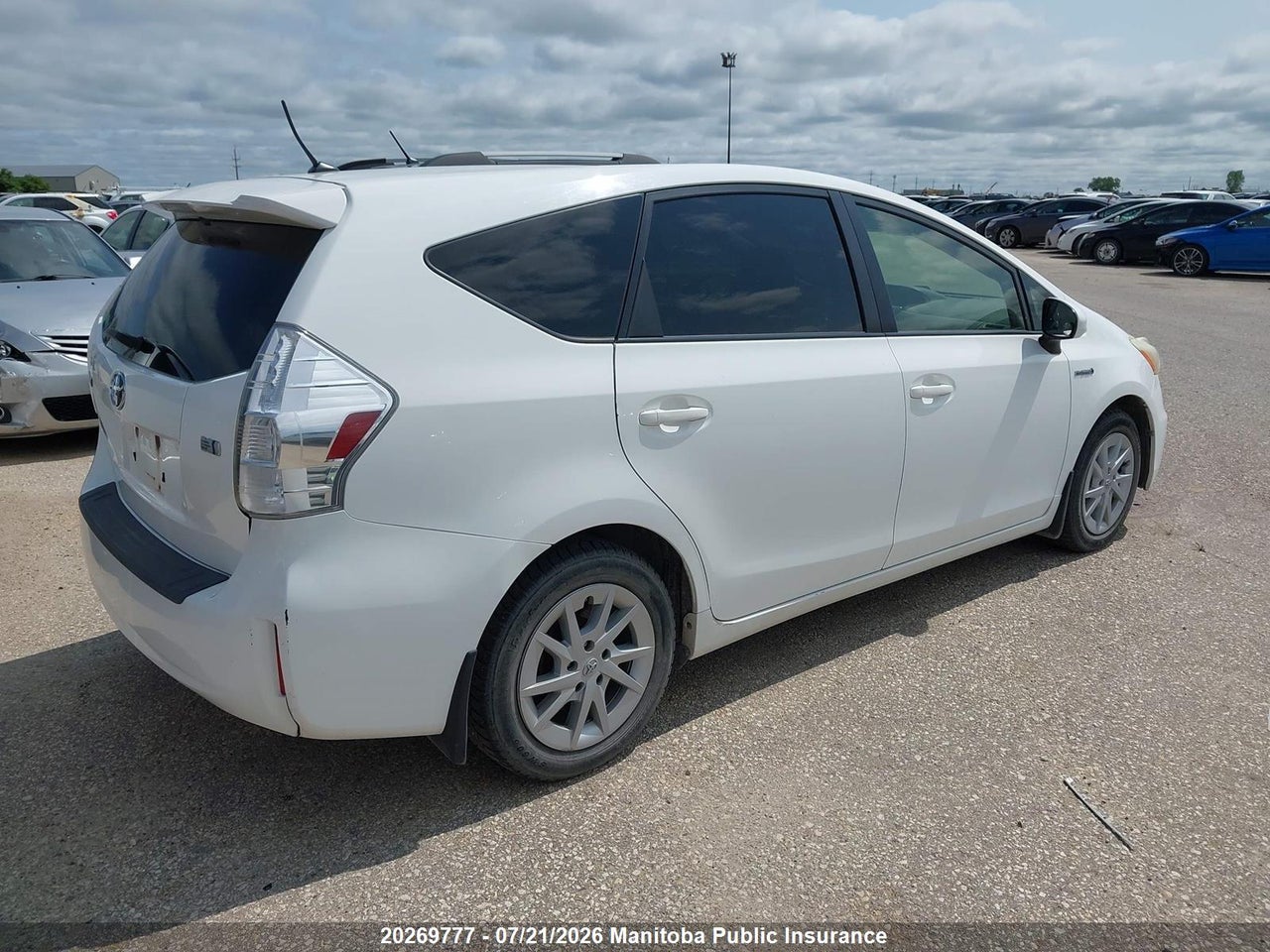 2013 TOYOTA PRIUS V thumbnail 5