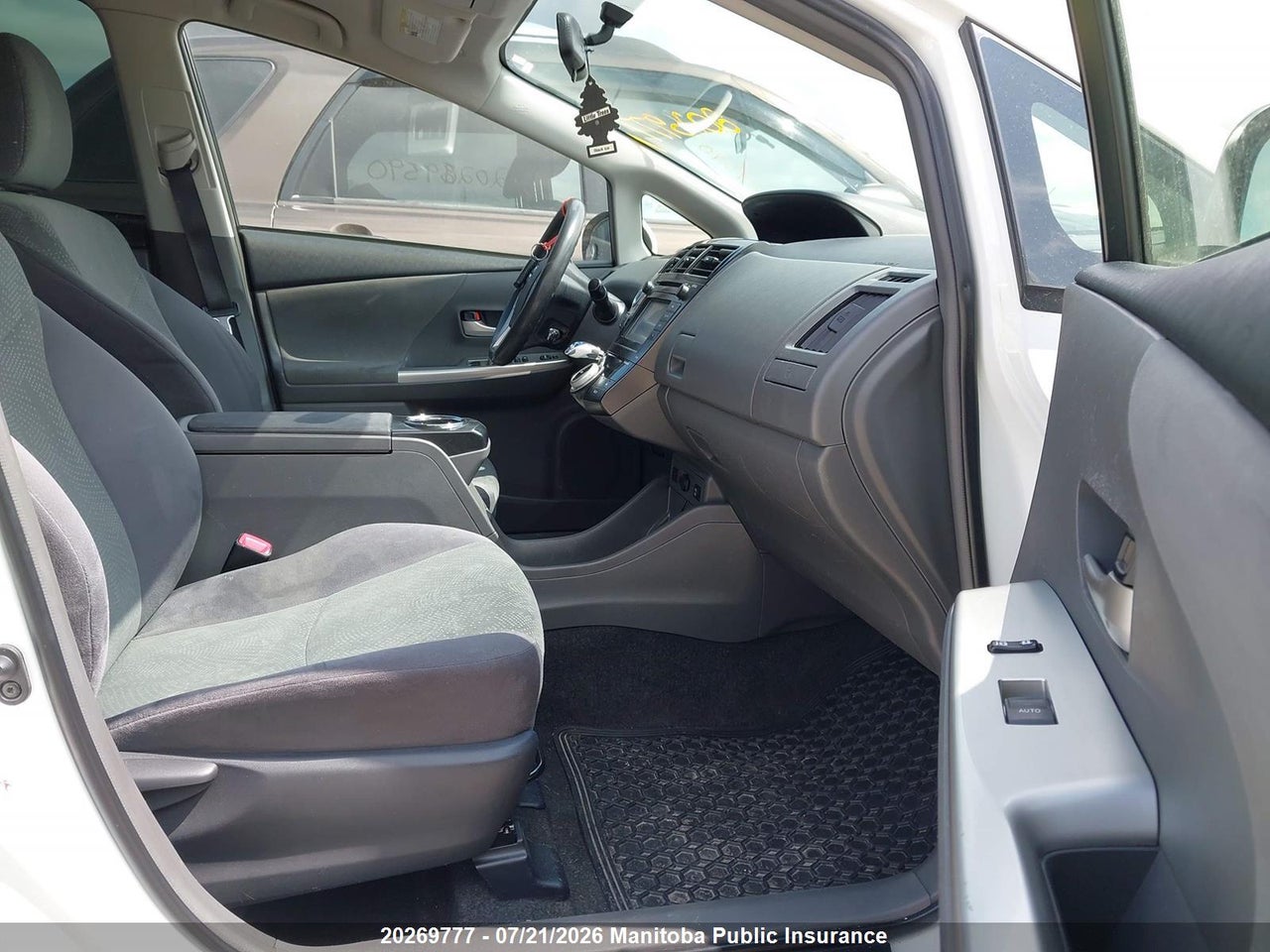 2013 TOYOTA PRIUS V thumbnail 6