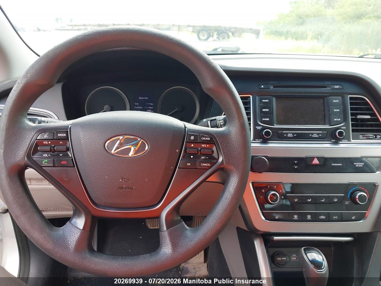 2015 HYUNDAI SONATA GL thumbnail 8