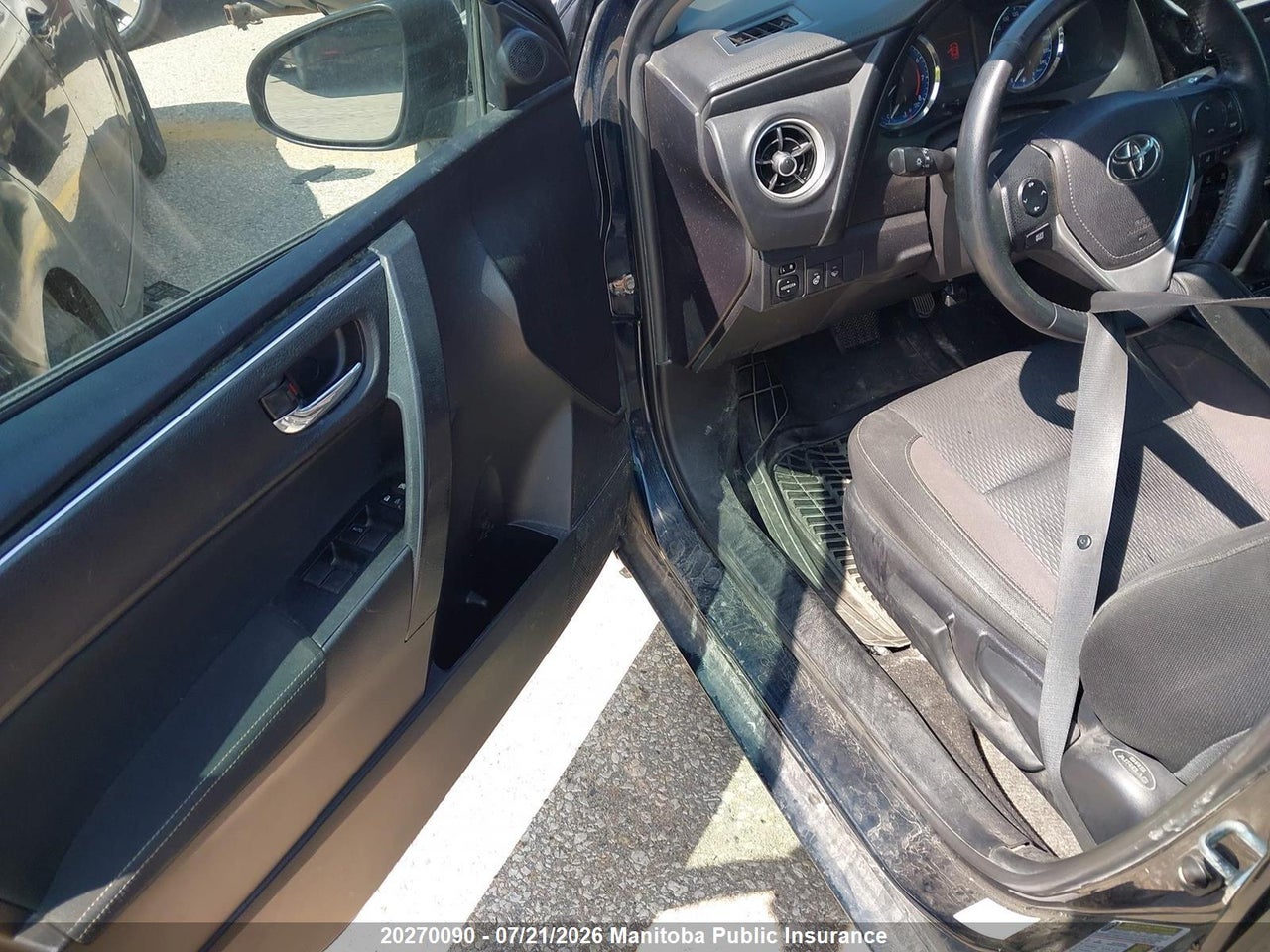 2017 TOYOTA COROLLA LE thumbnail 6