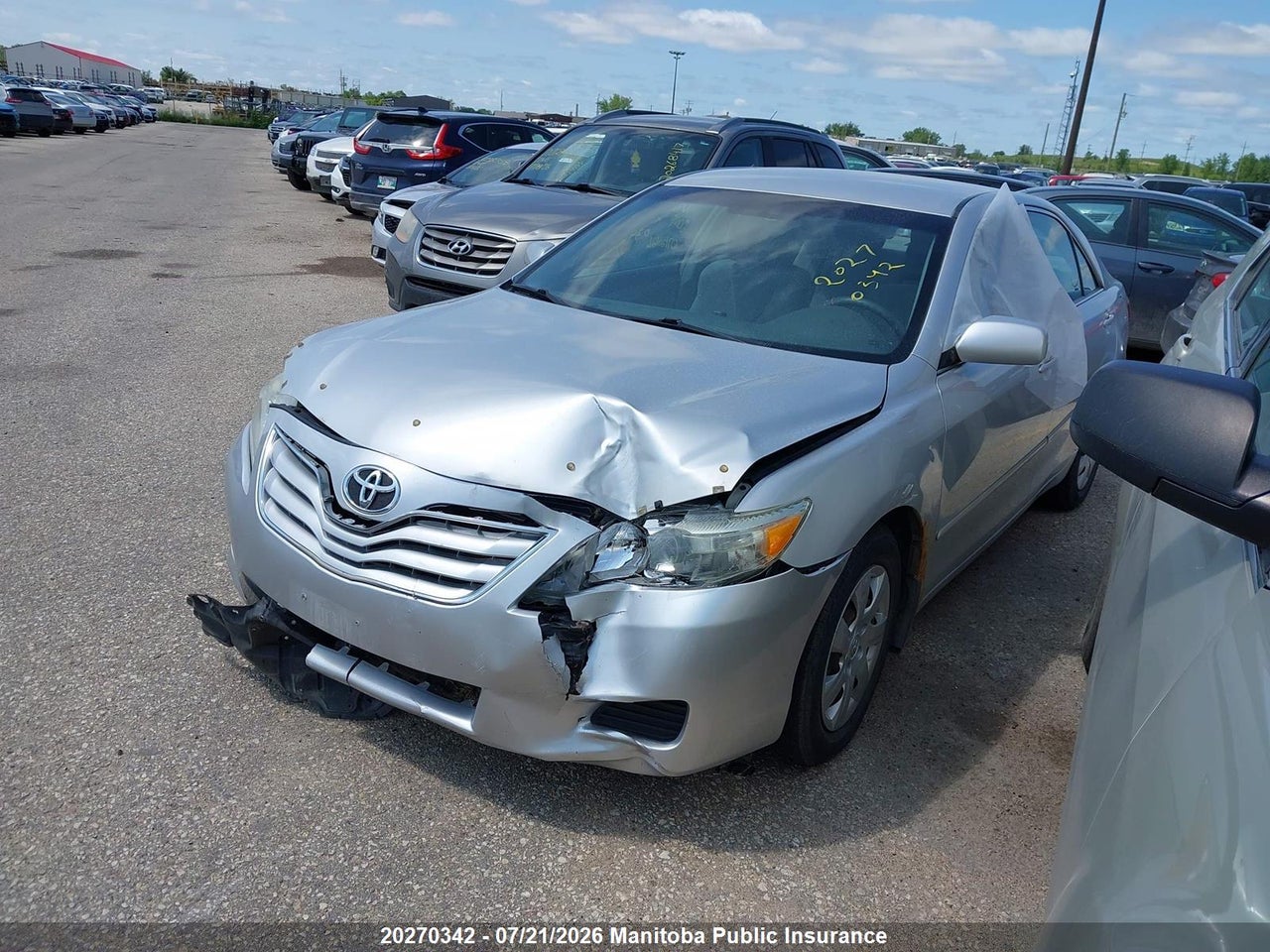 2010 TOYOTA CAMRY LE thumbnail 3