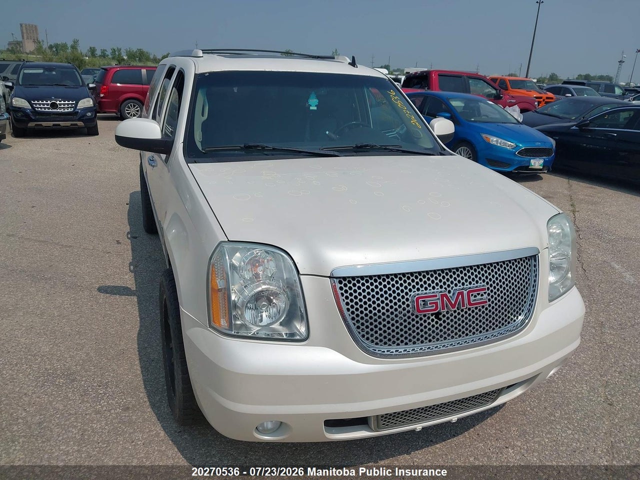 2011 GMC YUKON XL DENALI thumbnail 7