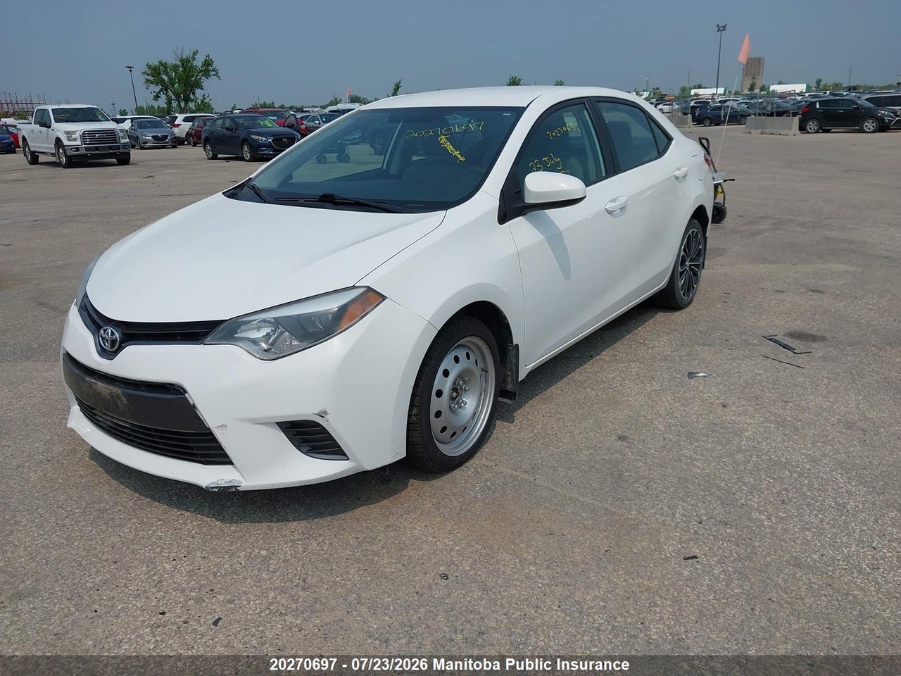 2016 TOYOTA COROLLA LE thumbnail 3