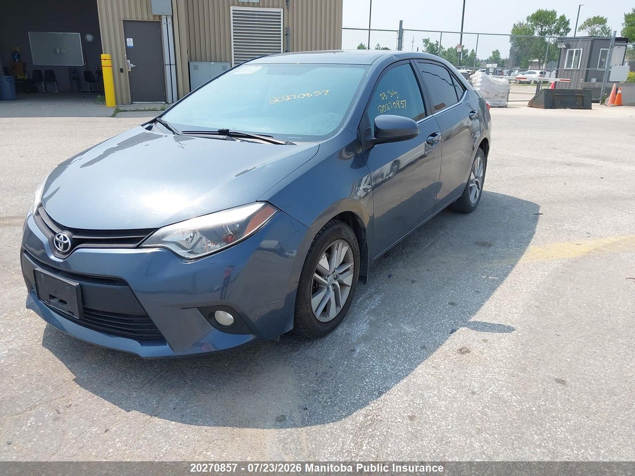 2014 TOYOTA COROLLA LE thumbnail 3