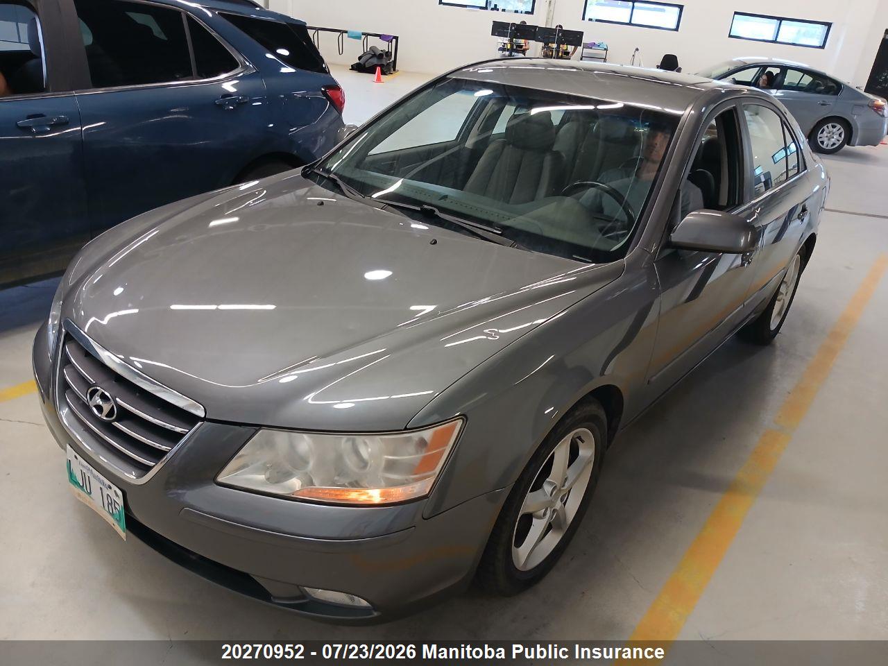 2010 HYUNDAI SONATA GL thumbnail 9