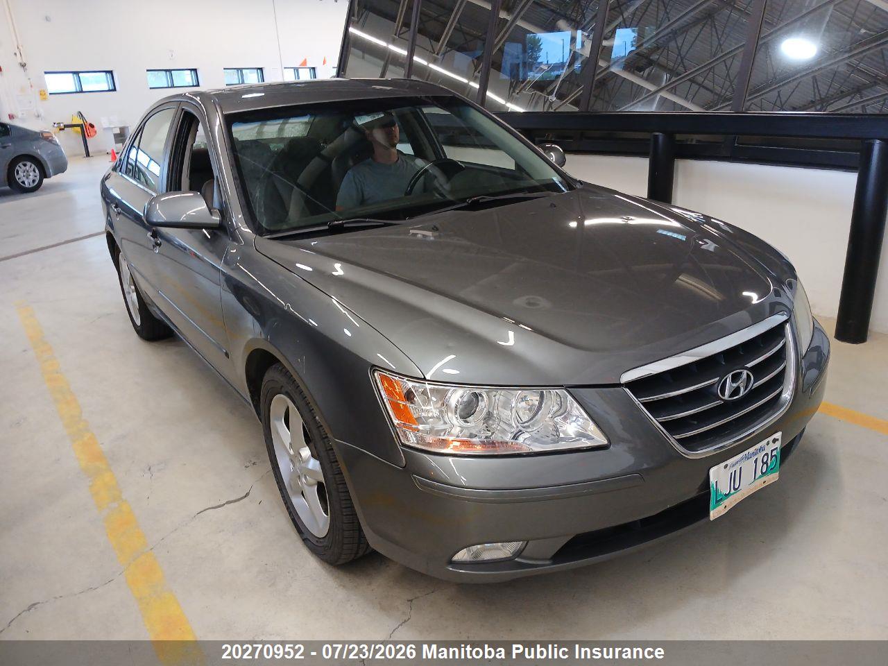 2010 HYUNDAI SONATA GL thumbnail 10