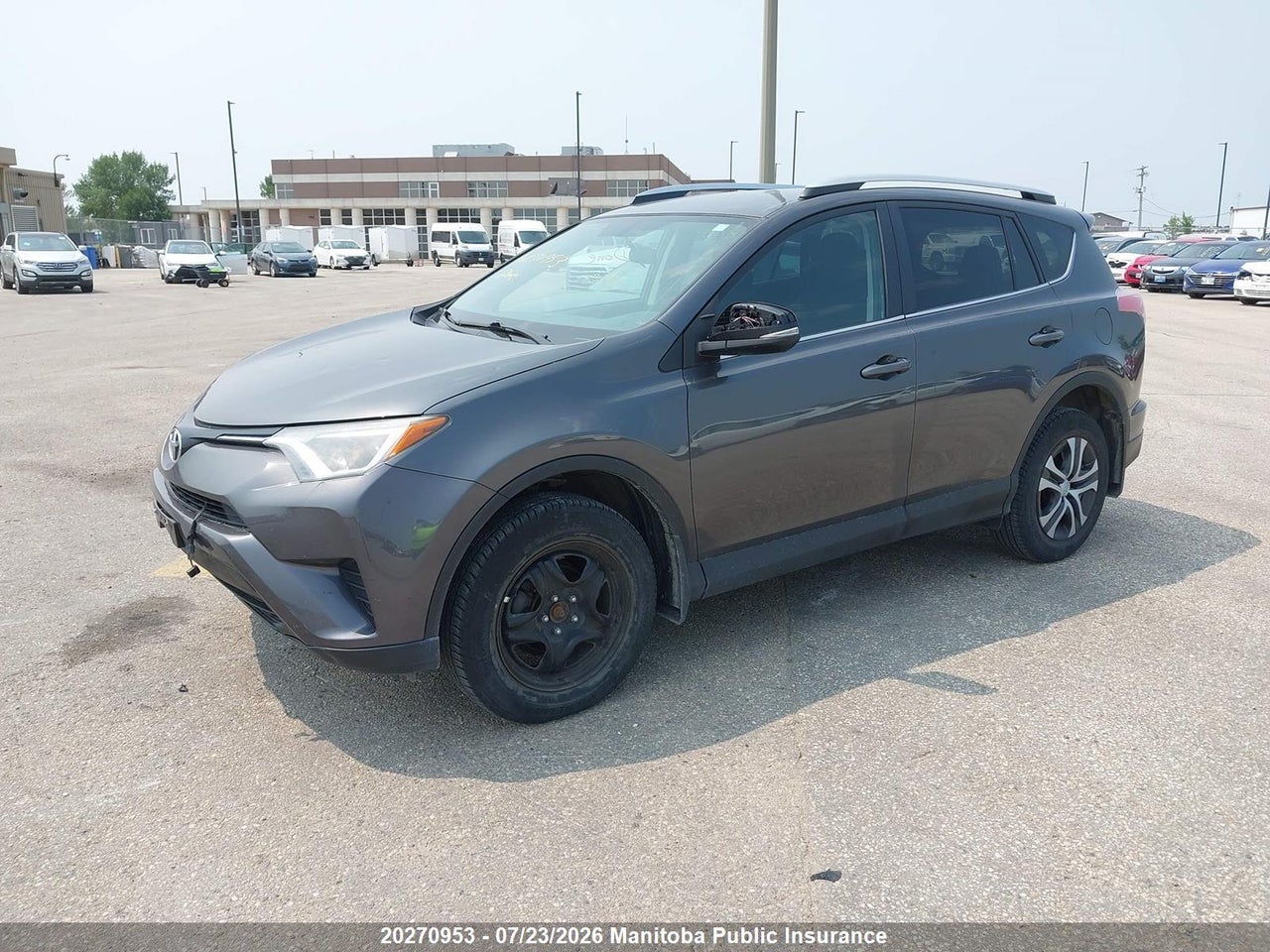 2016 TOYOTA RAV4 LE thumbnail 3