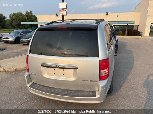 2010 CHRYSLER TOWN & COUNTRY TOURING thumbnail 5