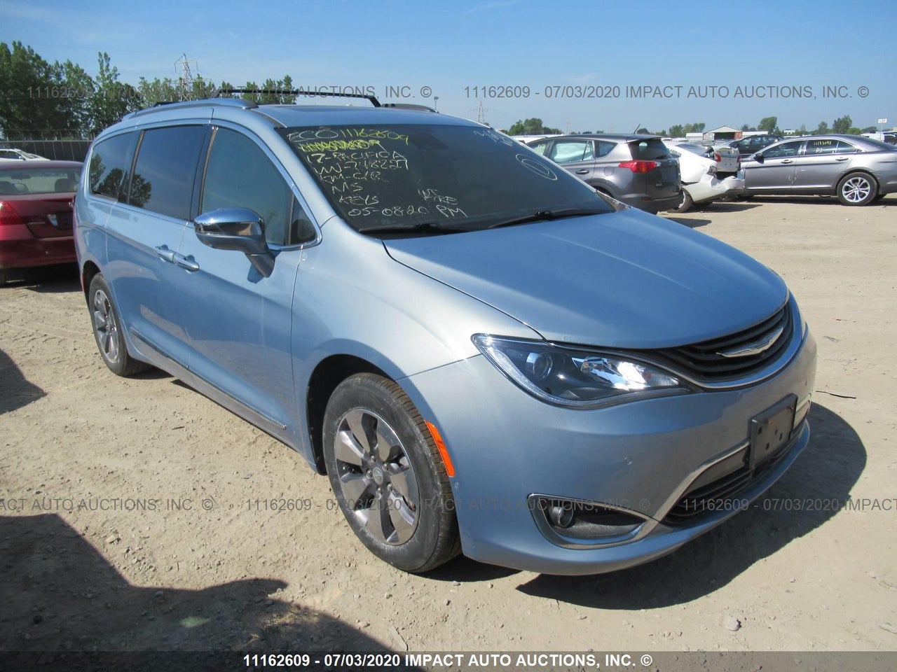 2017 CHRYSLER PACIFICA EHYBRID PLATINUM thumbnail 2