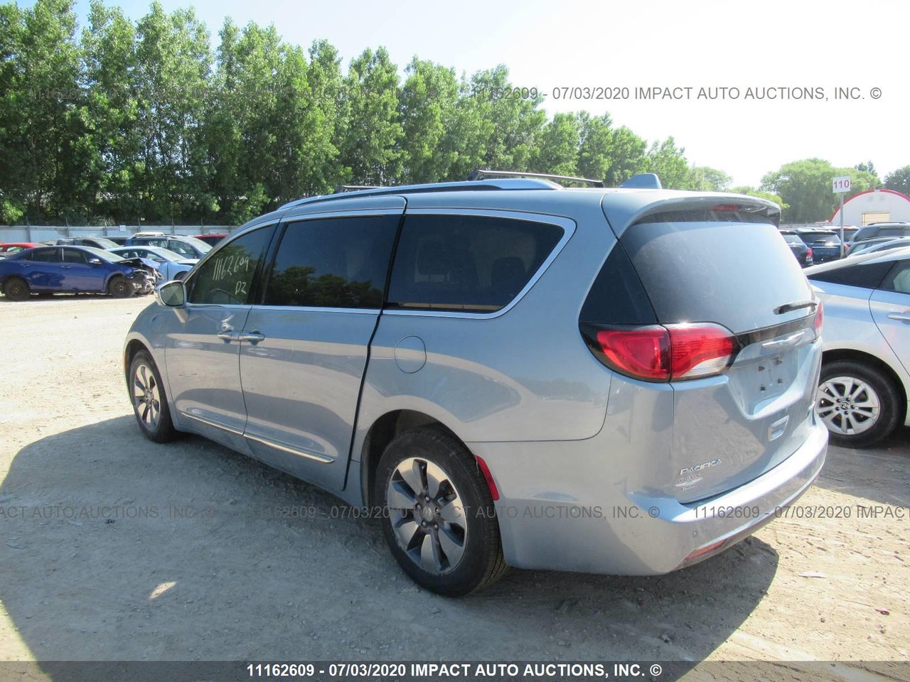 2017 CHRYSLER PACIFICA EHYBRID PLATINUM thumbnail 4