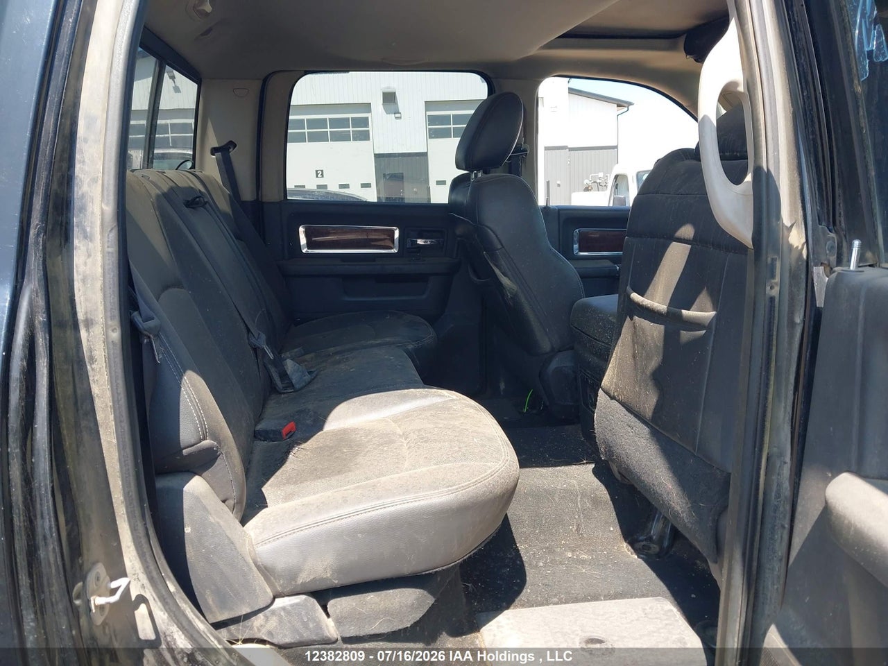2012 RAM 3500 LARAMIE thumbnail 9