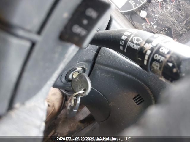 2008 KIA RONDO thumbnail 12
