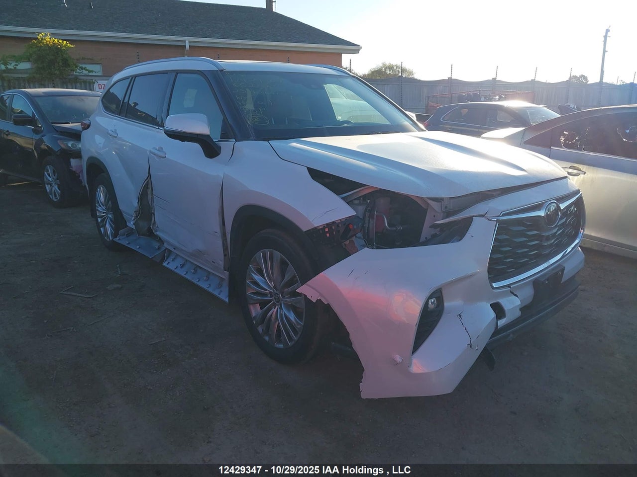 2025 TOYOTA HIGHLANDER HYBRID LIMITED thumbnail 7