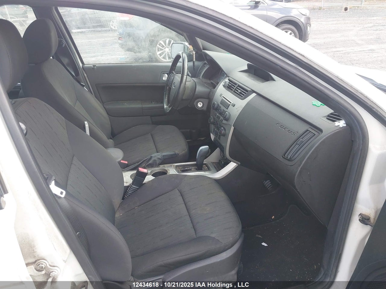 2010 FORD FOCUS SE thumbnail 6