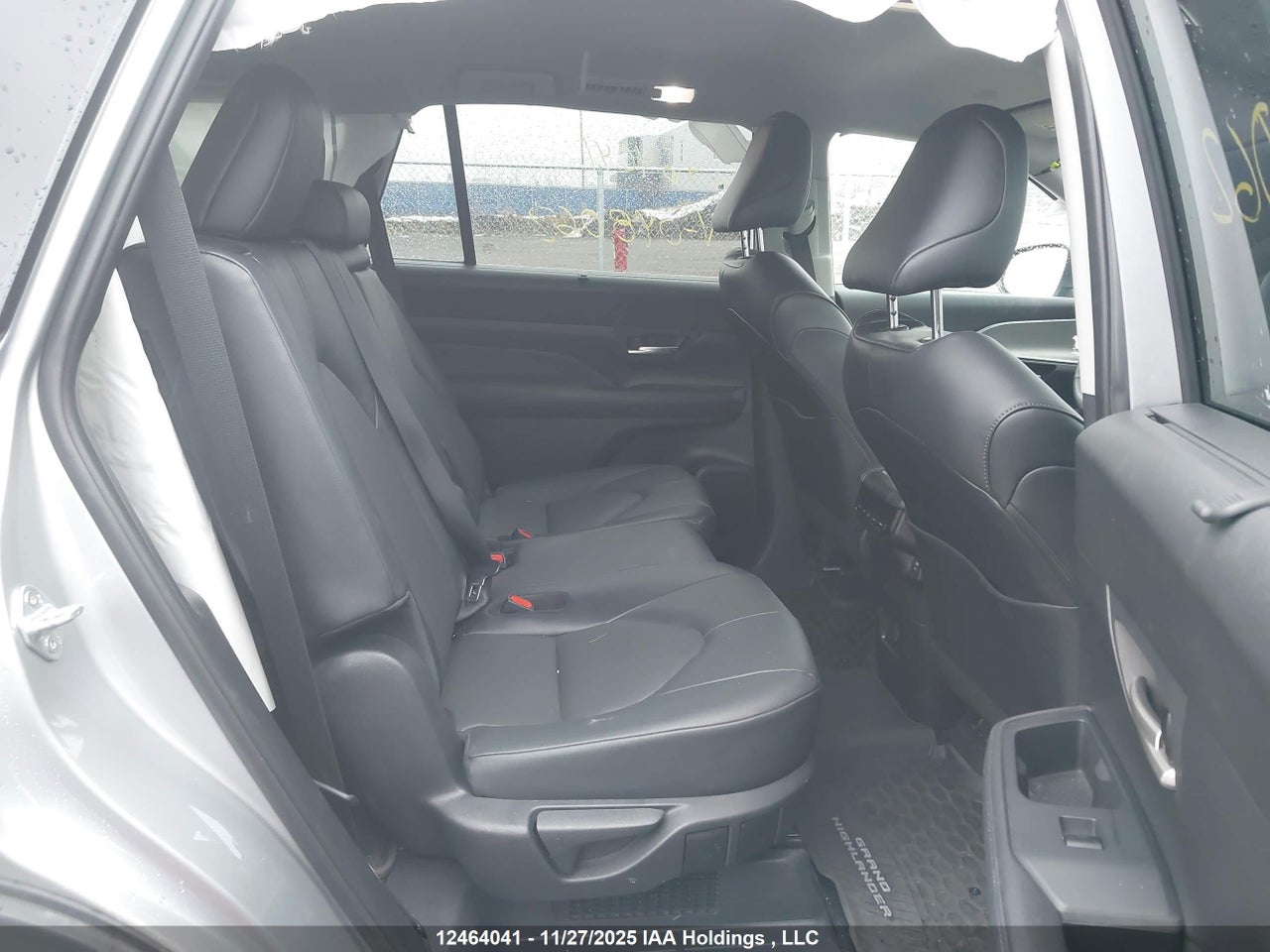 2025 TOYOTA GRAND HIGHLANDER HYBRID XLE thumbnail 9