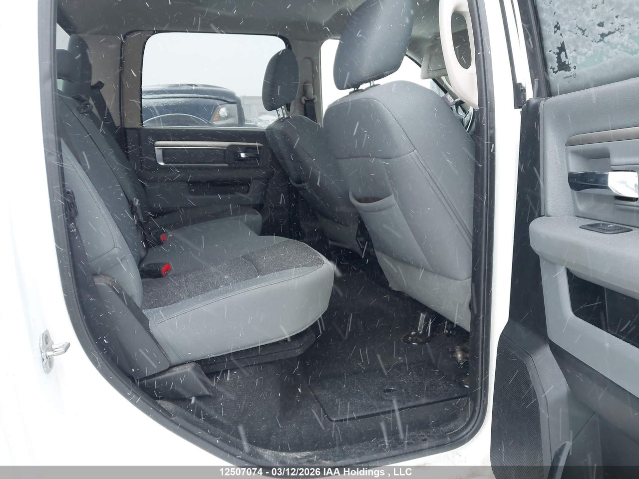 2013 RAM 1500 SLT thumbnail 9