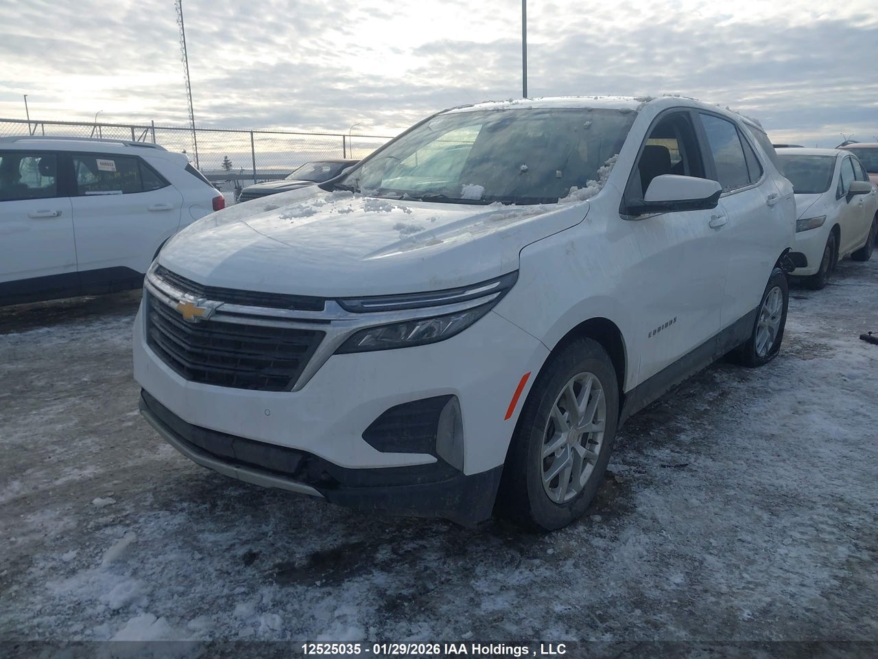 2024 CHEVROLET EQUINOX LT thumbnail 3