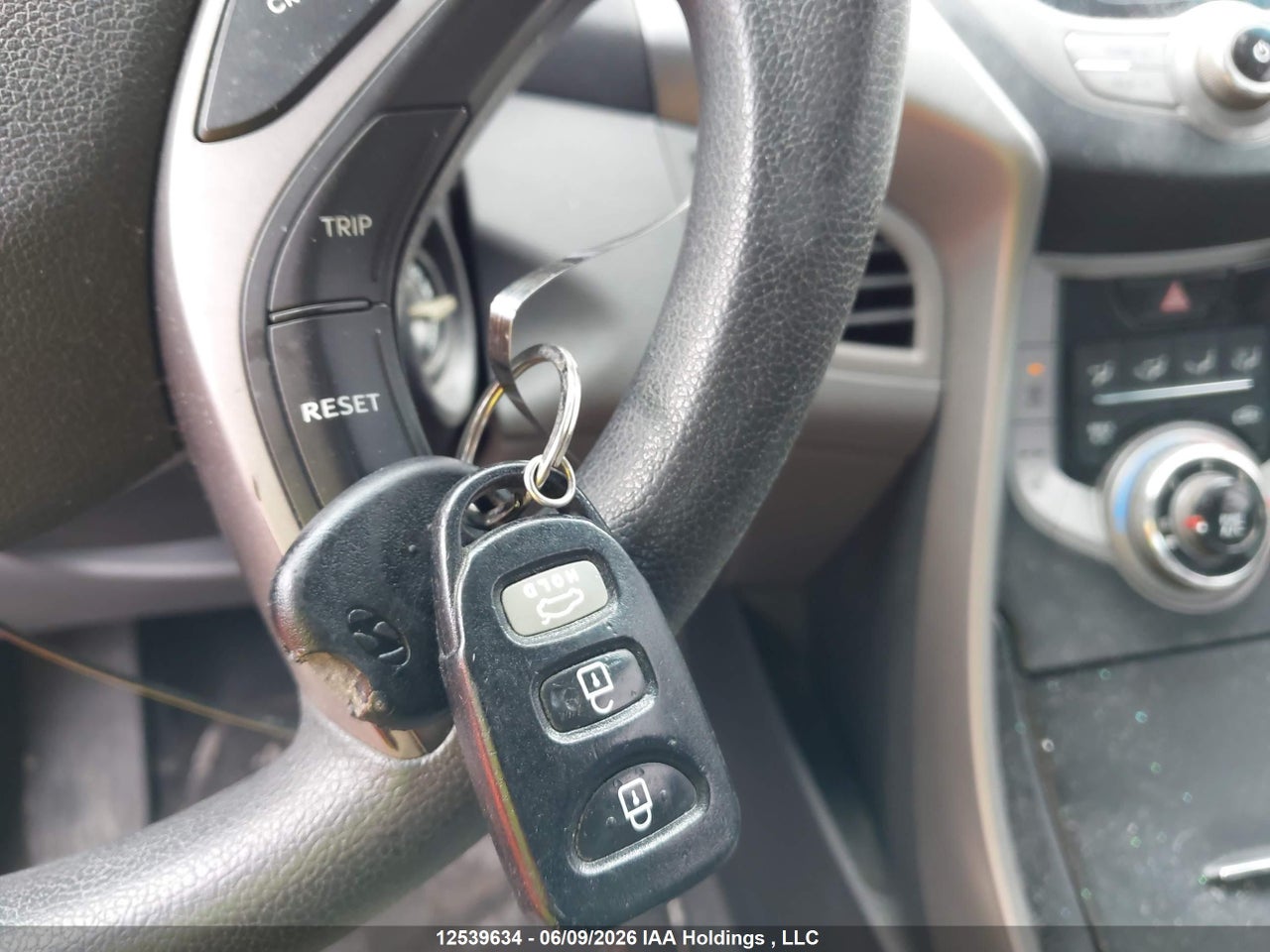 2013 HYUNDAI ELANTRA thumbnail 12