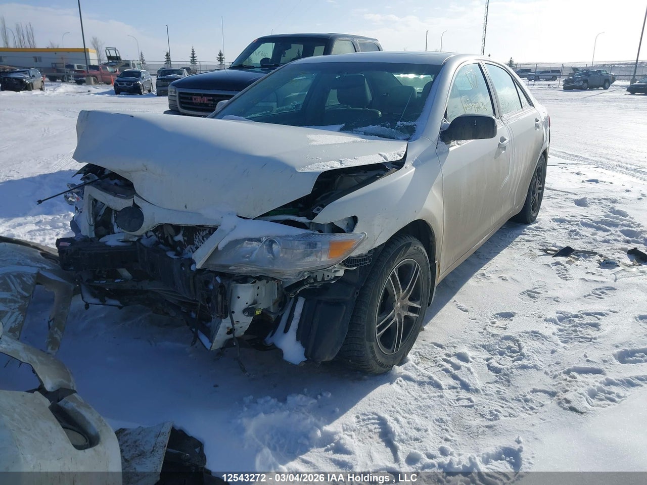 2010 TOYOTA CAMRY XLE thumbnail 3
