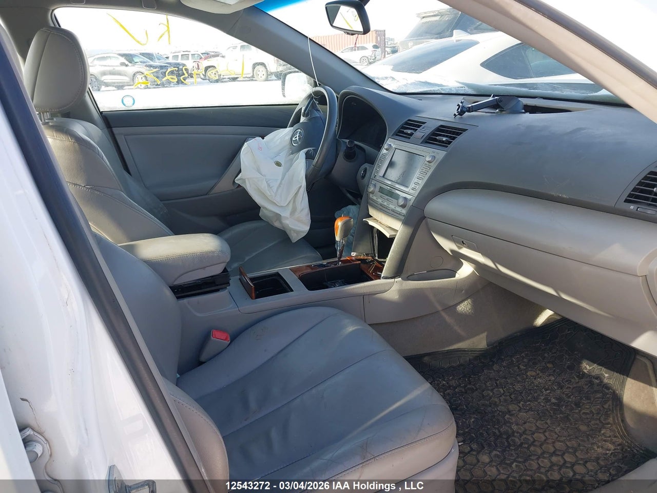 2010 TOYOTA CAMRY XLE thumbnail 6
