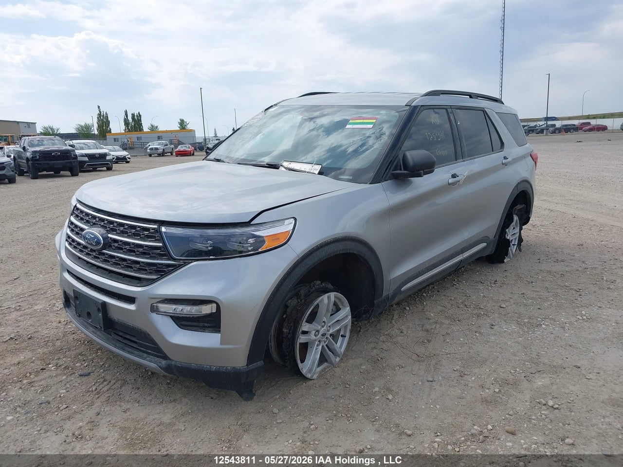 2024 FORD EXPLORER XLT thumbnail 3