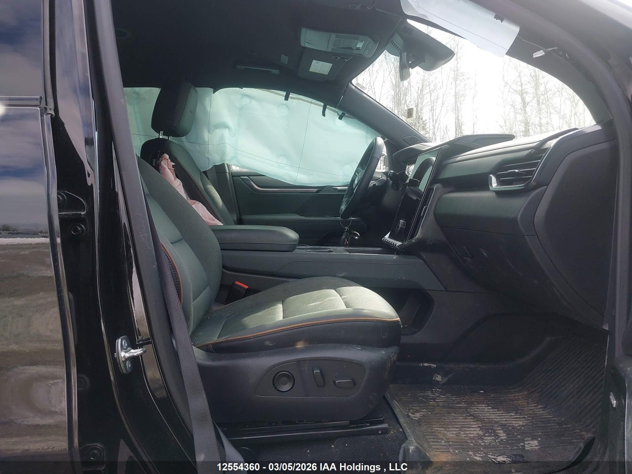 2025 GMC ACADIA AT4 AWD thumbnail 6