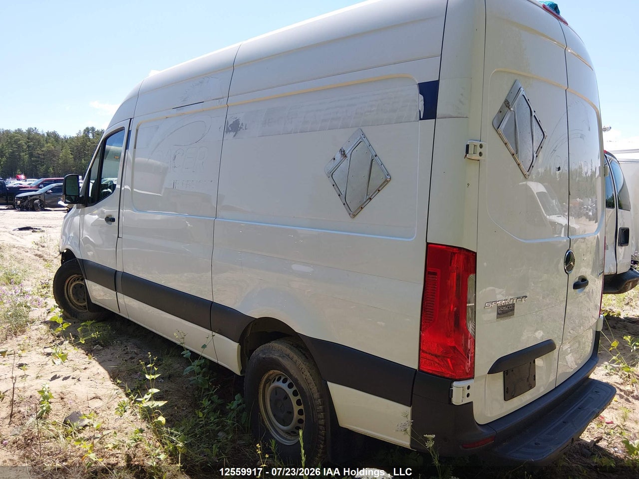 2023 MERCEDES BENZ SPRINTER 2500 STANDARD ROOF 4-CYL DIESEL HO thumbnail 4