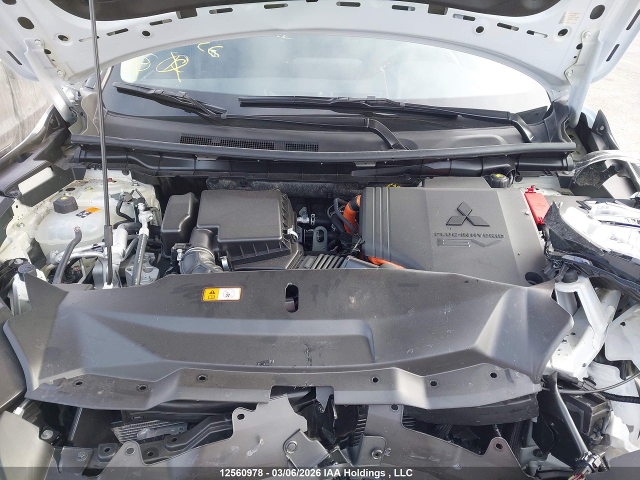 2025 MITSUBISHI OUTLANDER PHEV LE/SE/SEL S-AWC thumbnail 11