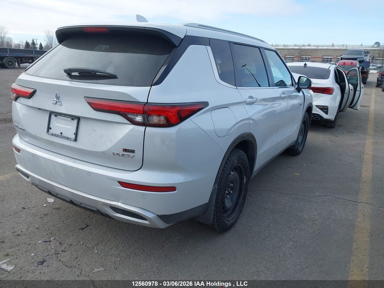2025 MITSUBISHI OUTLANDER PHEV LE/SE/SEL S-AWC thumbnail 5