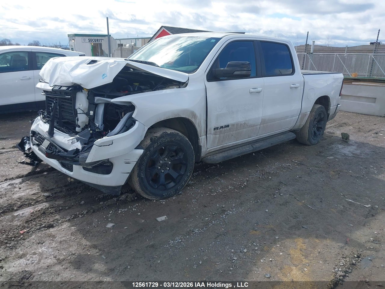 2025 RAM 1500 SPORT thumbnail 3